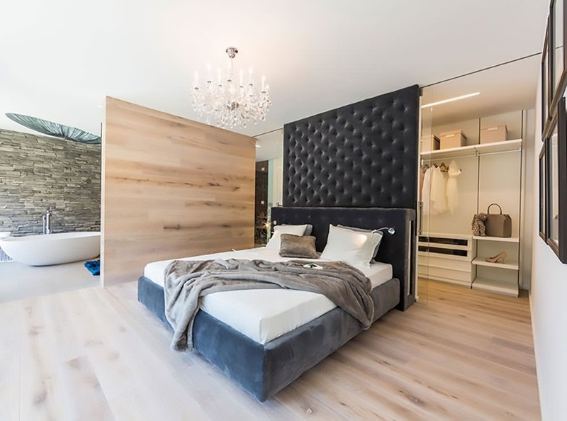 Phòng ngủ đón sáng tự nhiên được thiết kế tối giản