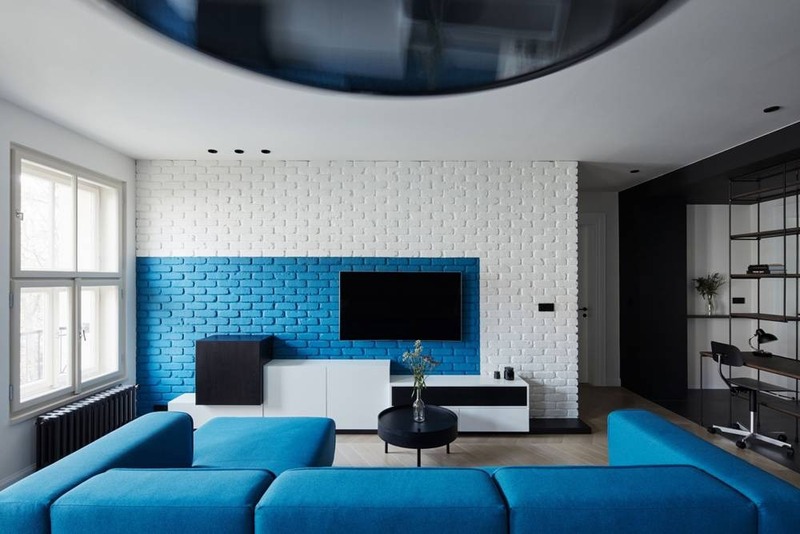 Không gian nội thất phòng khách với tông màu trắng - xanh tạo cảm giác vô cùng thư giãn cho chủ nhà mệnh Thủy