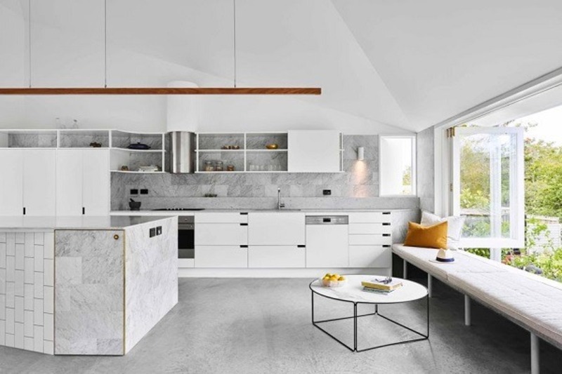 Không gian nội thất căn bếp mang phong cách Hitech mang sắc trắng tinh khôi, thời thượng